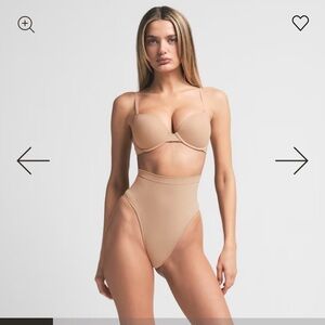 NEW Skims Mid Waist Thong Ochre Nude Size S/M Seamless Sculpt UNSEALED NIB